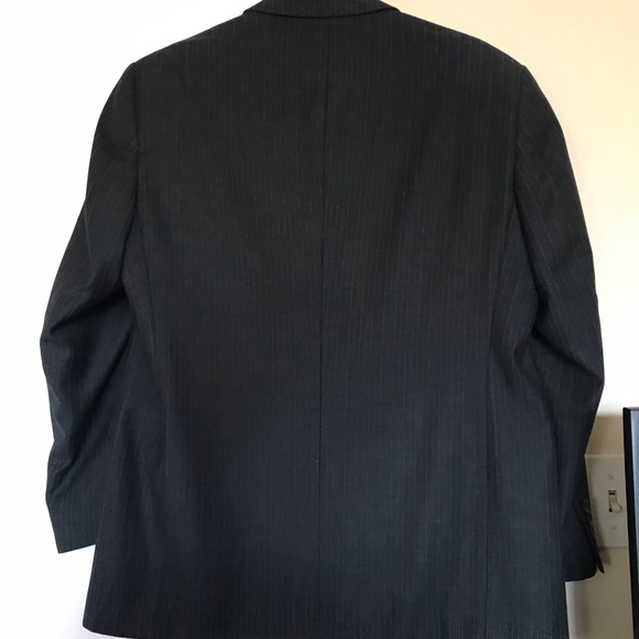 Men’s upper suit - Picture 3 of 3